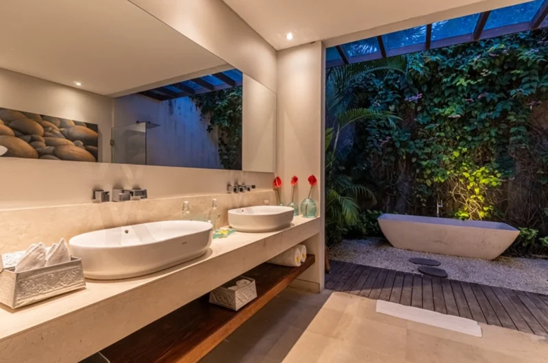 The Layar Four Bedroom Villa Bathroom 3