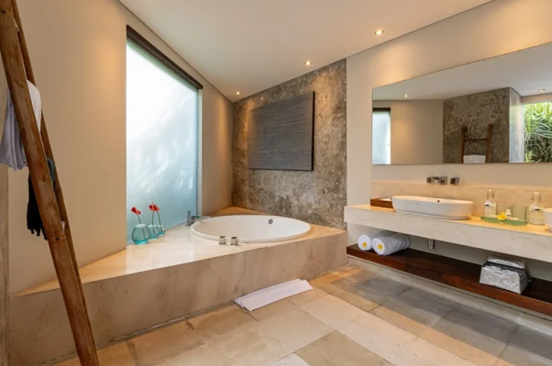 The Layar Four Bedroom Villa Bathroom 4