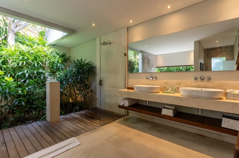 The Layar Three Bedroom Villa Bathroom 4