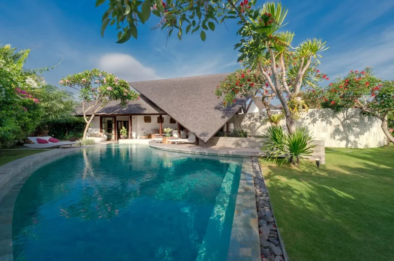 Three Bedrooom The Layar Pool And Gardens